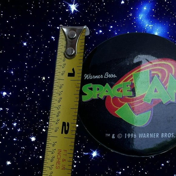 Warner Brothers Space Jam Movie Promo Button From 1996 - Picture 4 of 5